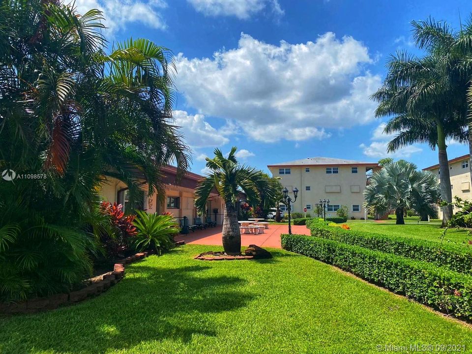 Recently Sold: $125,000 (1 beds, 1 baths, 720 Square Feet)