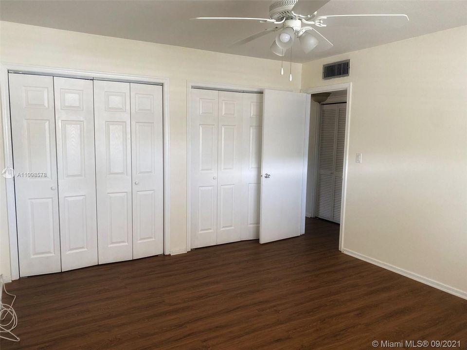 Recently Sold: $125,000 (1 beds, 1 baths, 720 Square Feet)