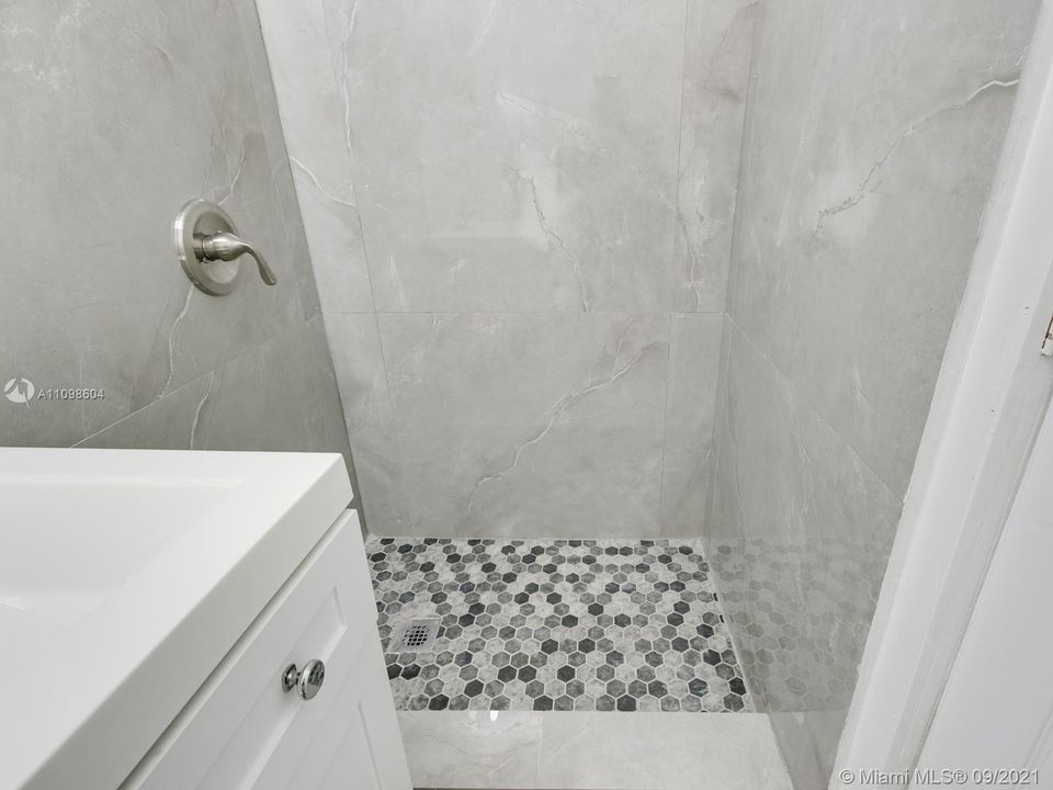 最近售出: $750,000 (0 贝兹, 0 浴室, 1400 平方英尺)