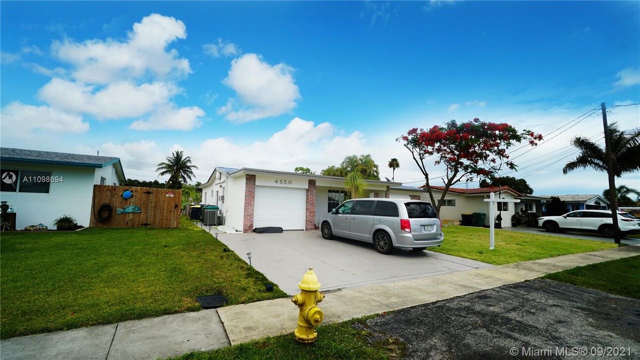 Recently Sold: $585,000 (3 beds, 2 baths, 1240 Square Feet)