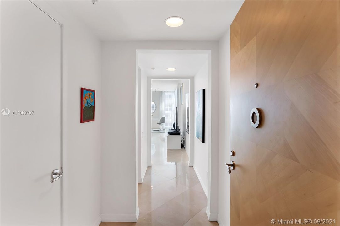 Recently Sold: $1,295,000 (2 beds, 2 baths, 1170 Square Feet)