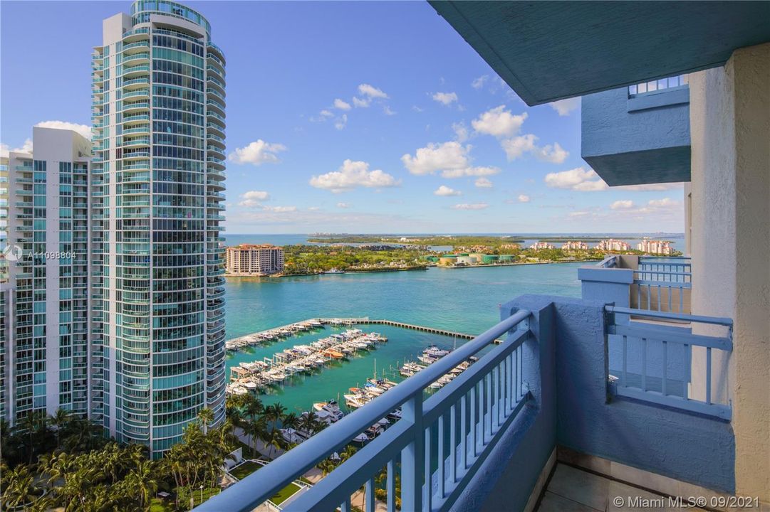 Recently Sold: $1,230,000 (2 beds, 2 baths, 1130 Square Feet)