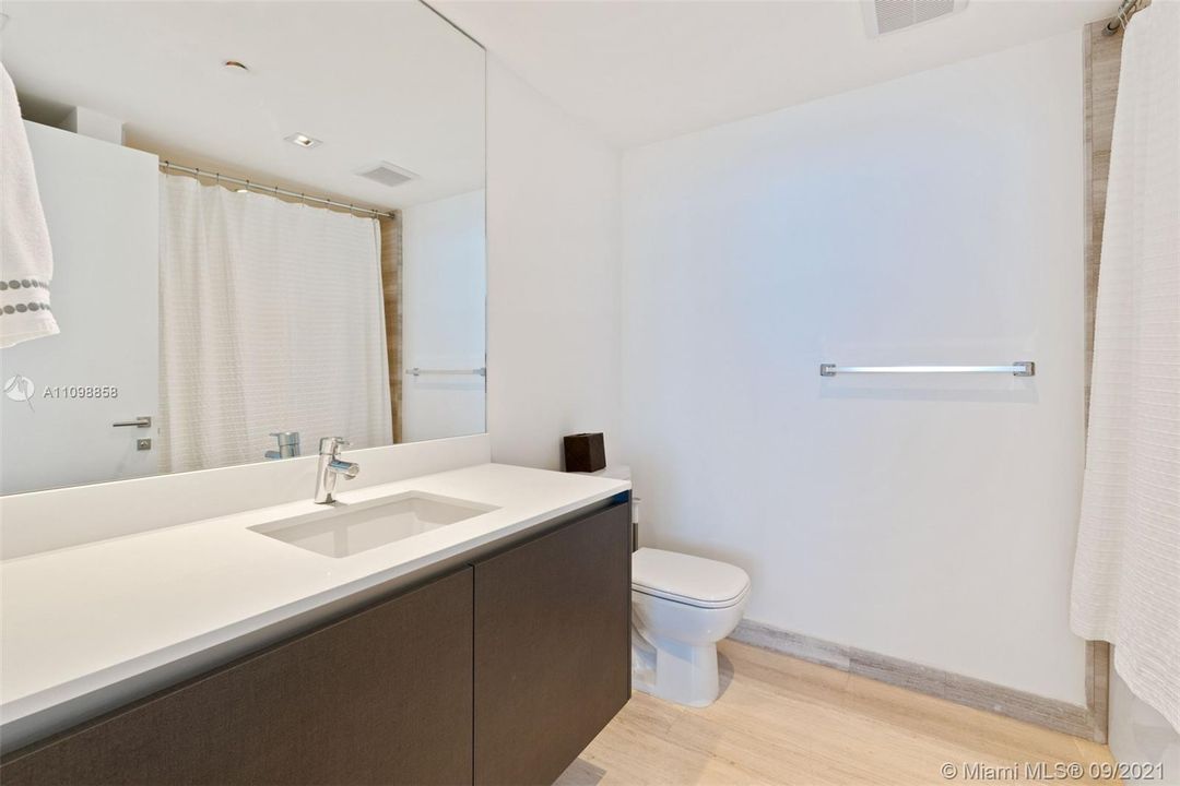 最近租的: $8,000 (2 贝兹, 2 浴室, 1287 平方英尺)