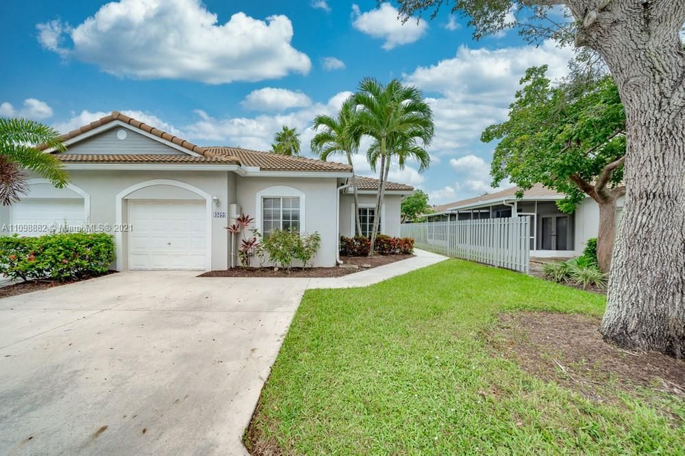 Recently Sold: $359,900 (3 beds, 2 baths, 1664 Square Feet)