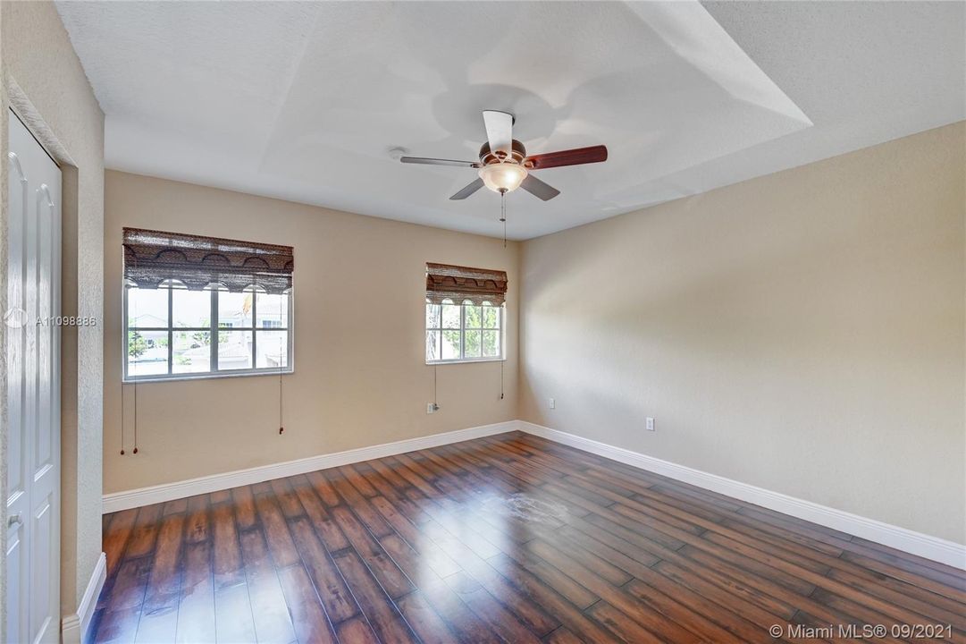 Recently Sold: $240,000 (2 beds, 2 baths, 1408 Square Feet)