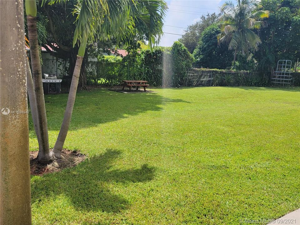 最近售出: $160,000 (2 贝兹, 2 浴室, 987 平方英尺)