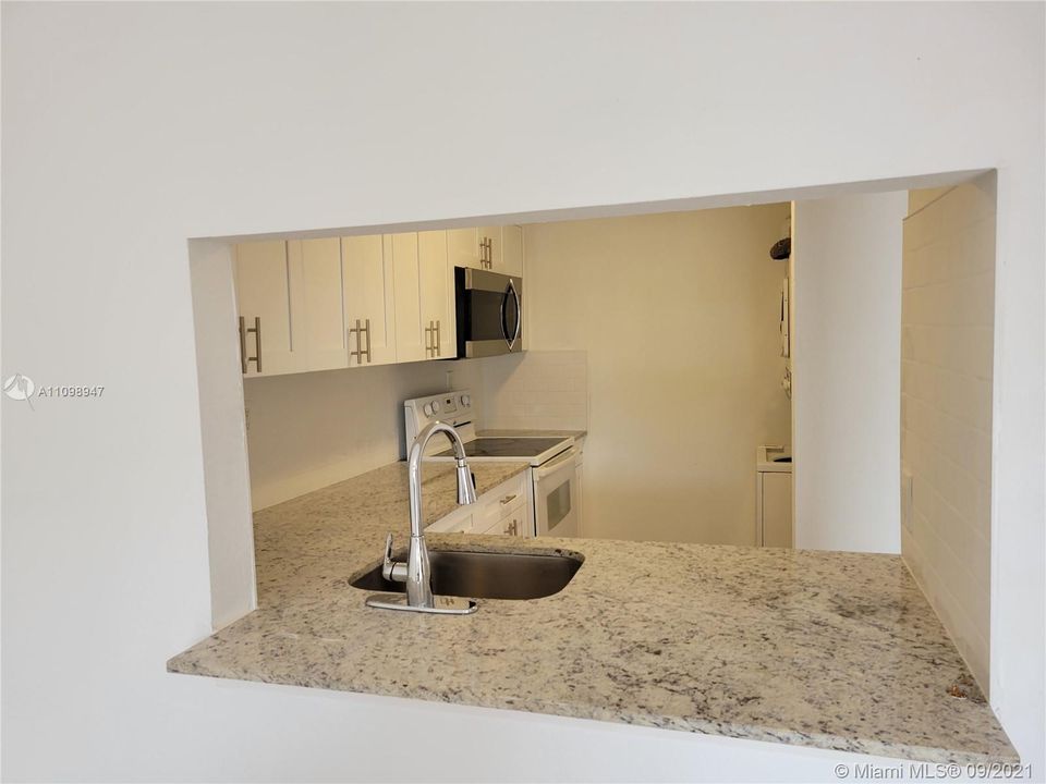 最近售出: $160,000 (2 贝兹, 2 浴室, 987 平方英尺)