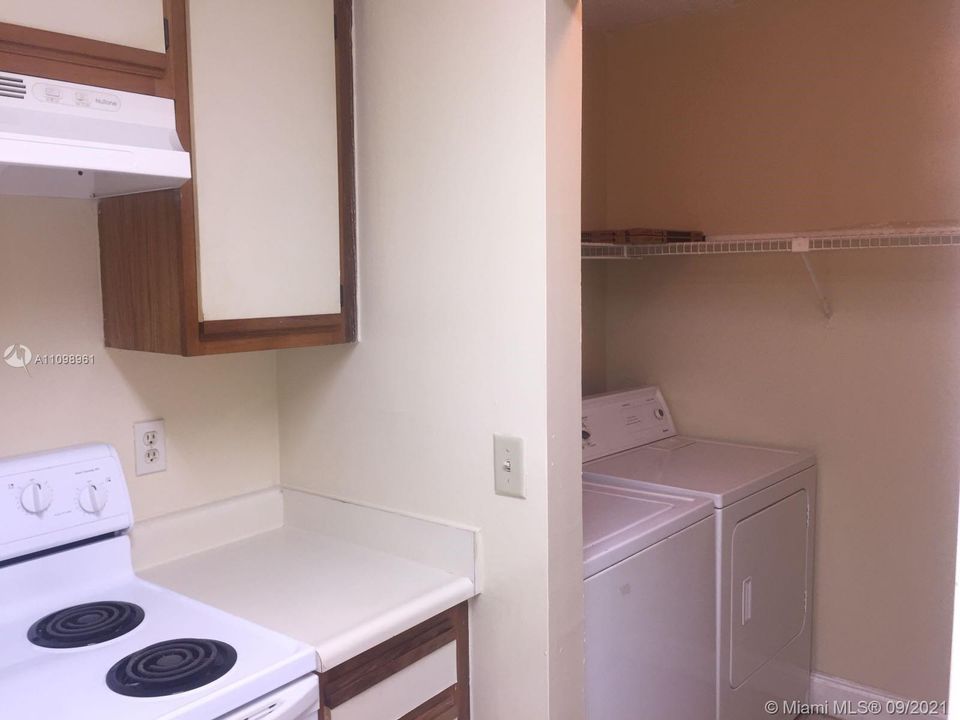 Recently Rented: $1,320 (1 beds, 1 baths, 813 Square Feet)