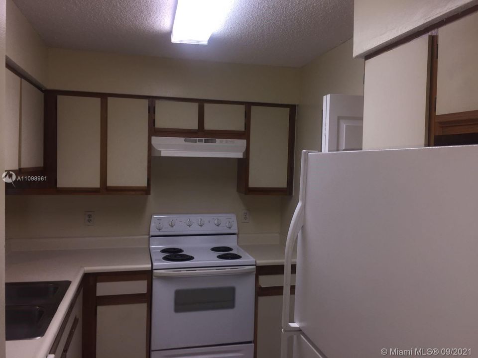 Recently Rented: $1,320 (1 beds, 1 baths, 813 Square Feet)