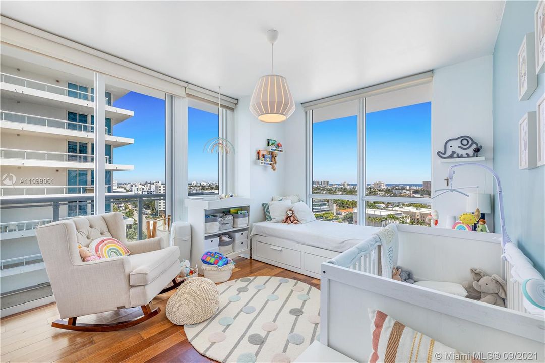 Recently Sold: $1,399,000 (2 beds, 2 baths, 1210 Square Feet)
