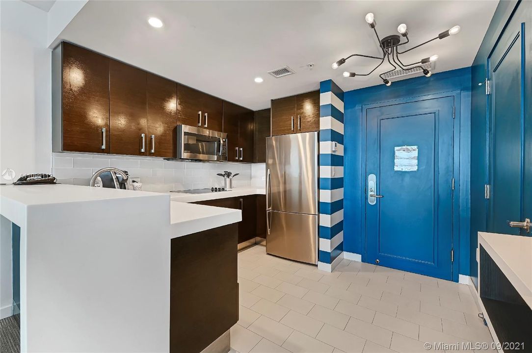 Recently Sold: $750,000 (2 beds, 2 baths, 1201 Square Feet)