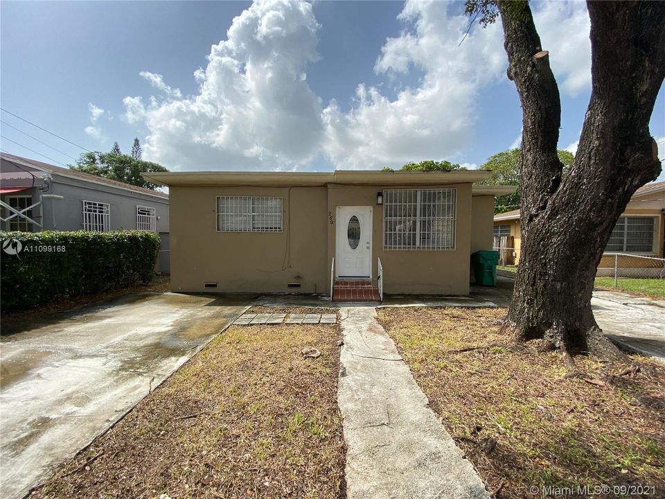 Recently Rented: $2,500 (3 beds, 2 baths, 1279 Square Feet)