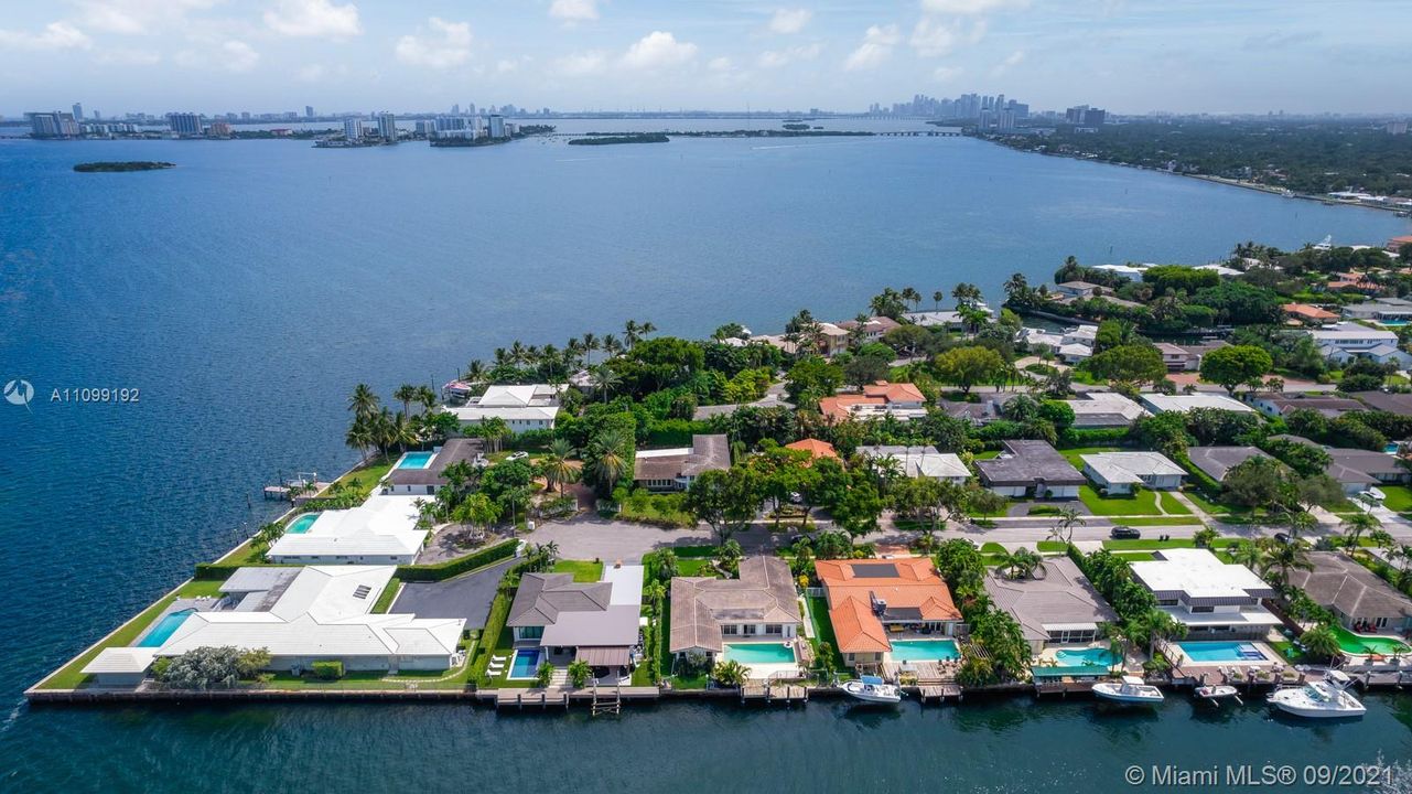 Recently Sold: $1,850,000 (4 beds, 4 baths, 3061 Square Feet)