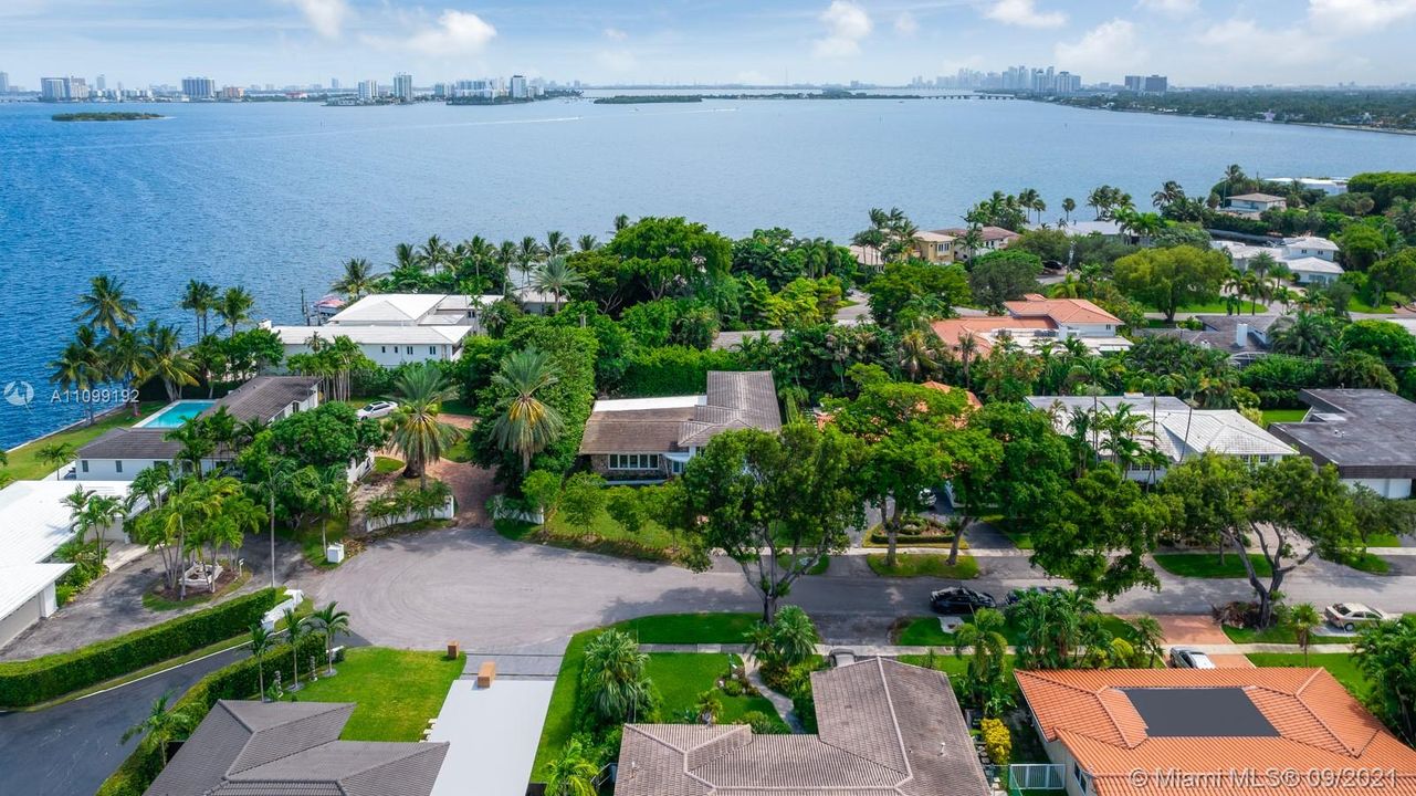 Recently Sold: $1,850,000 (4 beds, 4 baths, 3061 Square Feet)