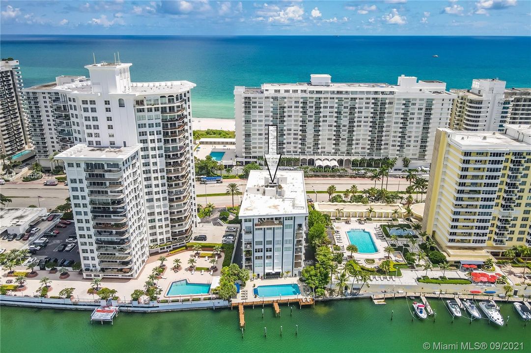 Recently Sold: $549,992 (2 beds, 2 baths, 1729 Square Feet)