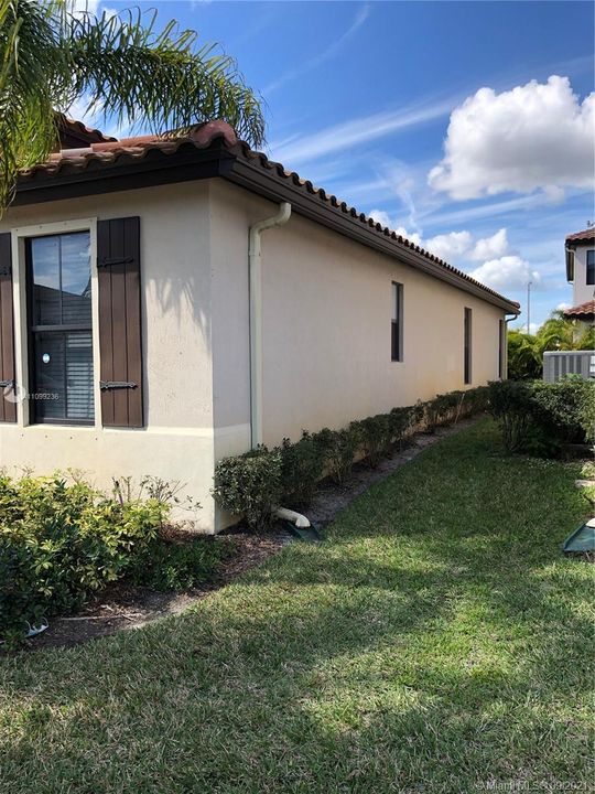 Recently Sold: $275,000 (2 beds, 2 baths, 1344 Square Feet)