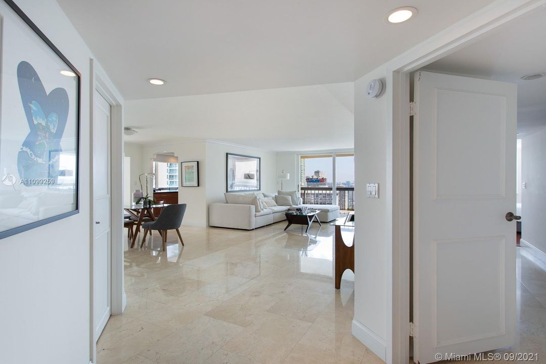 Recently Sold: $725,000 (2 beds, 2 baths, 1460 Square Feet)