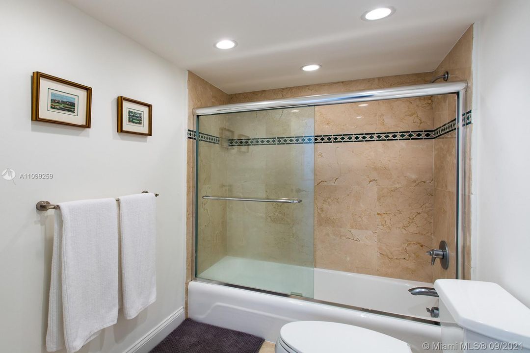 最近售出: $725,000 (2 贝兹, 2 浴室, 1460 平方英尺)