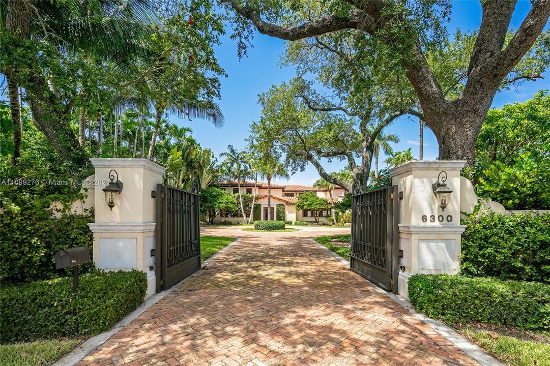 Recently Sold: $26,500,000 (6 beds, 7 baths, 7765 Square Feet)