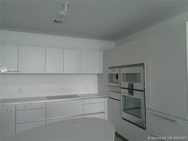 Recently Rented: $7,900 (1 beds, 2 baths, 1125 Square Feet)