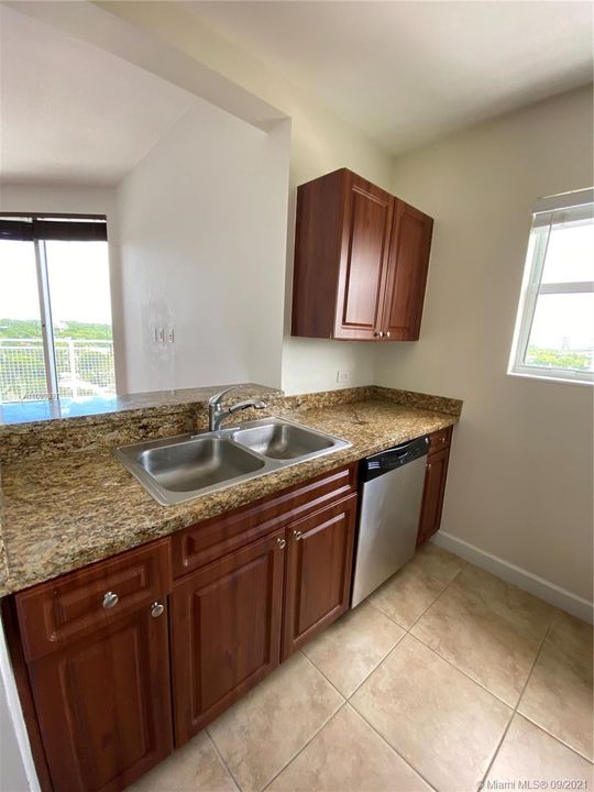 Recently Rented: $1,900 (1 beds, 1 baths, 655 Square Feet)