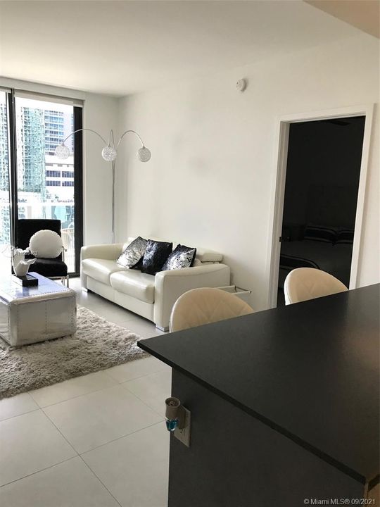 Recently Sold: $799,000 (2 beds, 3 baths, 1283 Square Feet)