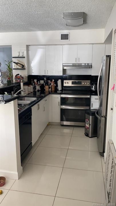 Vendido Recientemente: $225,000 (2 camas, 2 baños, 983 Pies cuadrados)