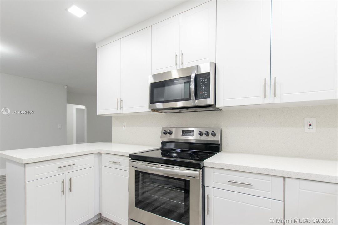 Recently Sold: $375,000 (3 beds, 2 baths, 1427 Square Feet)