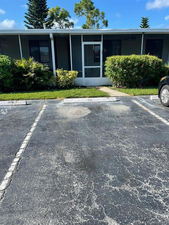 Recently Sold: $83,000 (1 beds, 1 baths, 550 Square Feet)