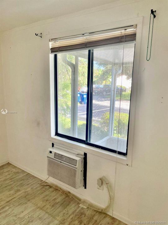 Recently Sold: $83,000 (1 beds, 1 baths, 550 Square Feet)