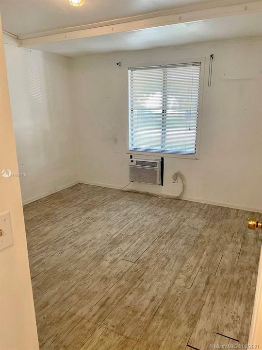 Recently Sold: $83,000 (1 beds, 1 baths, 550 Square Feet)
