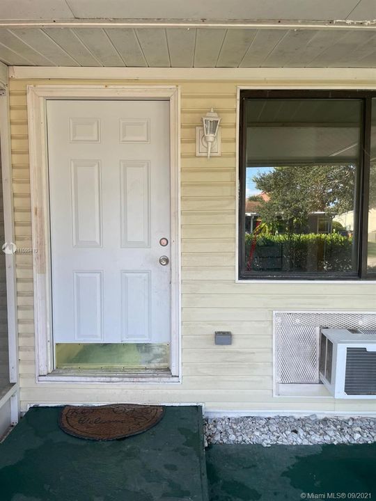 Recently Sold: $83,000 (1 beds, 1 baths, 550 Square Feet)