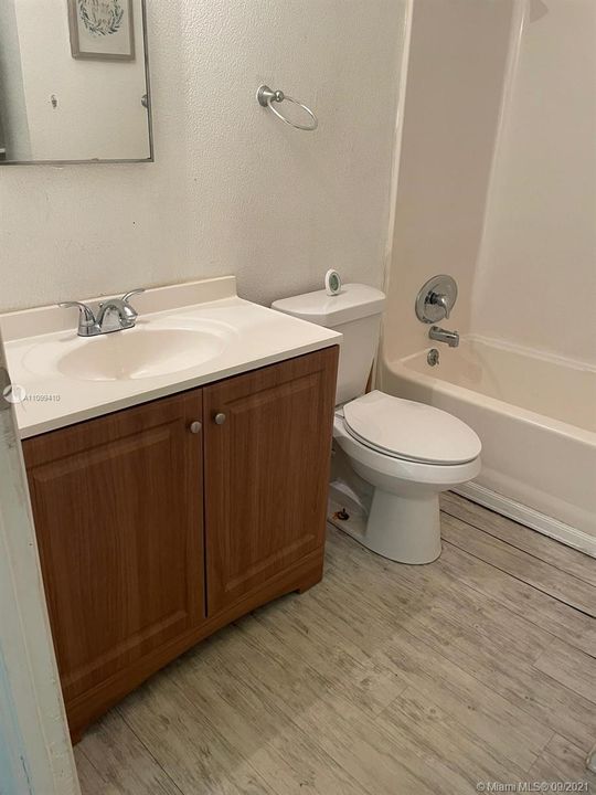Recently Sold: $83,000 (1 beds, 1 baths, 550 Square Feet)
