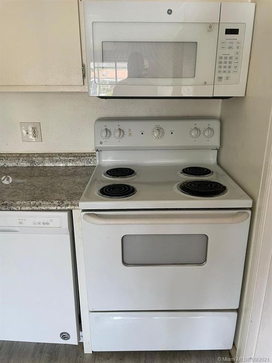 Recently Sold: $83,000 (1 beds, 1 baths, 550 Square Feet)