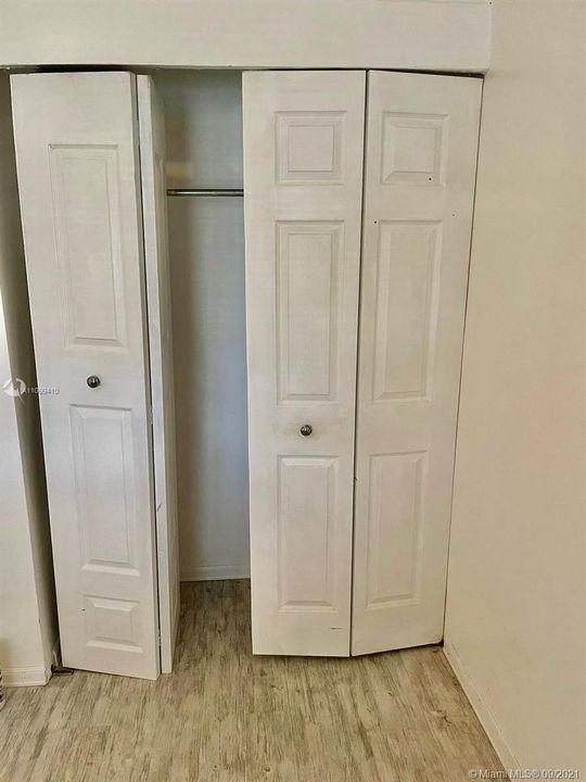 Recently Sold: $83,000 (1 beds, 1 baths, 550 Square Feet)