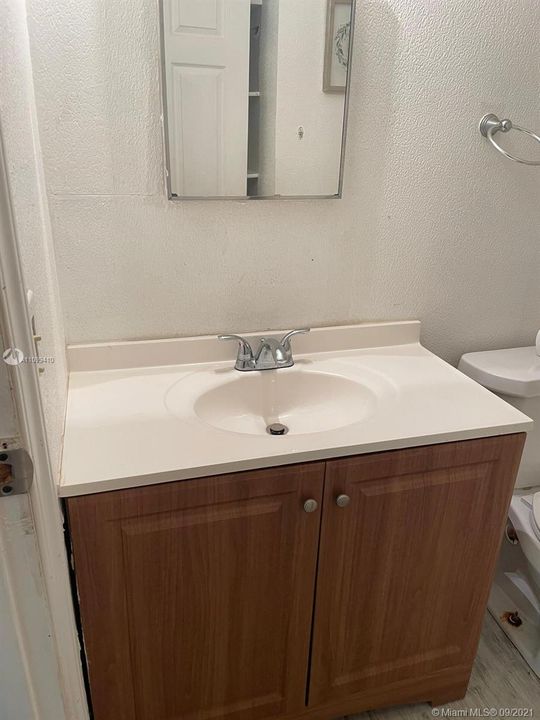 Recently Sold: $83,000 (1 beds, 1 baths, 550 Square Feet)