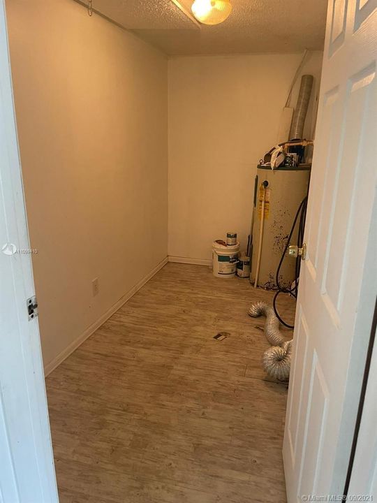 Recently Sold: $83,000 (1 beds, 1 baths, 550 Square Feet)