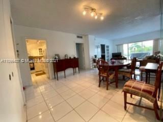 Recently Sold: $225,000 (1 beds, 1 baths, 762 Square Feet)