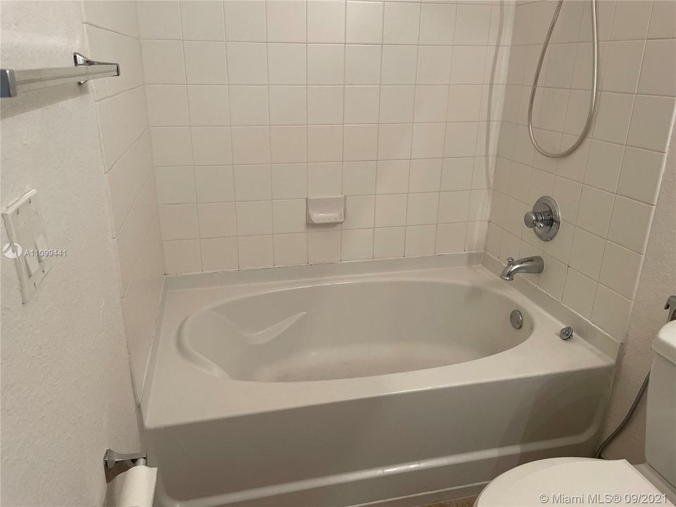 Недавно арендовано: $2,200 (2 спален, 2 ванн, 1123 Квадратных фут)