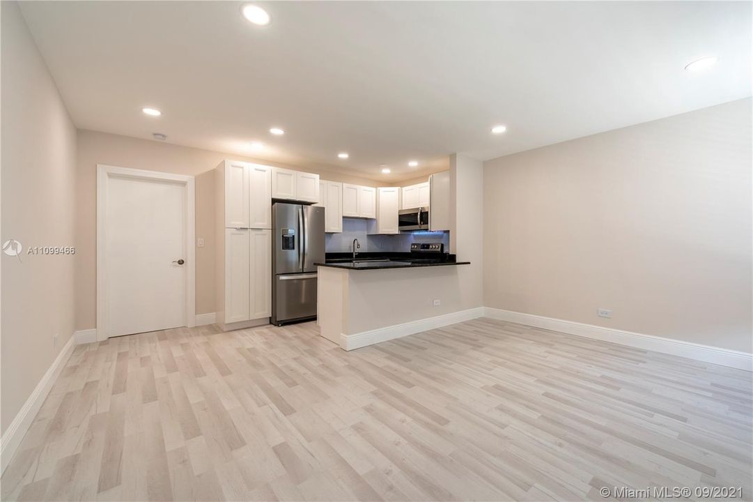 Recently Rented: $1,795 (1 beds, 1 baths, 600 Square Feet)