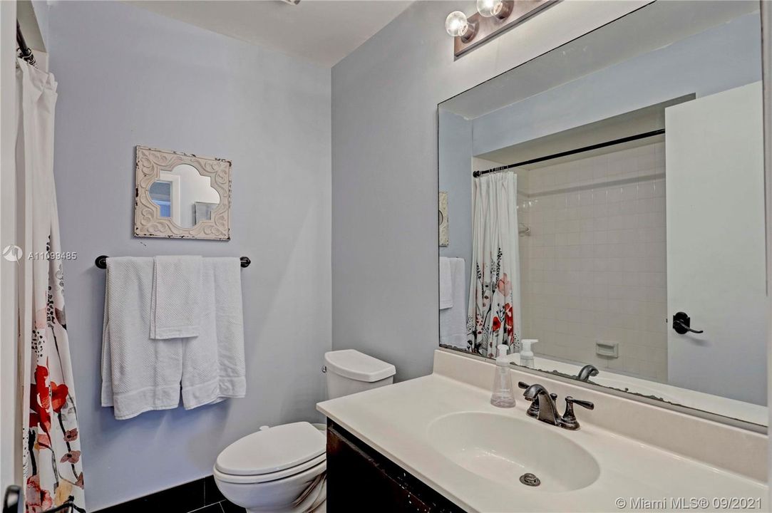 最近售出: $229,000 (2 贝兹, 2 浴室, 1153 平方英尺)