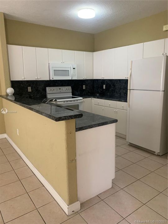 Recently Rented: $2,600 (3 beds, 2 baths, 1795 Square Feet)