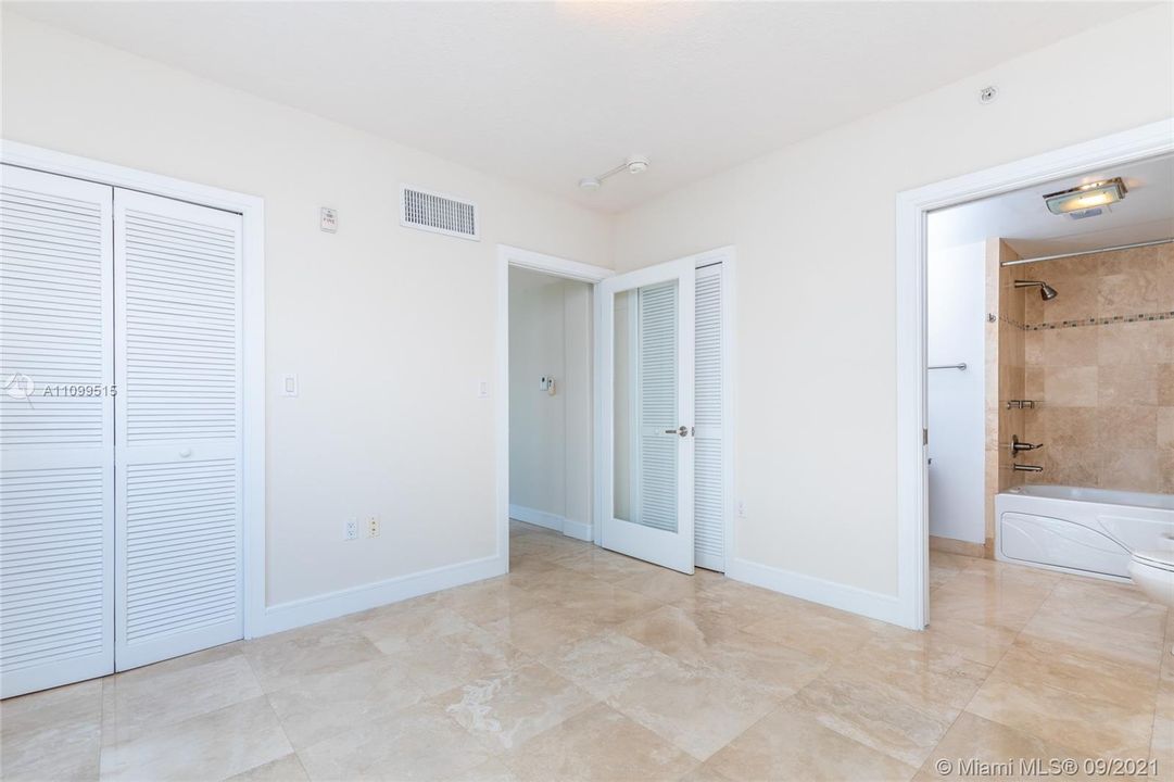 Recently Sold: $450,000 (1 beds, 1 baths, 745 Square Feet)