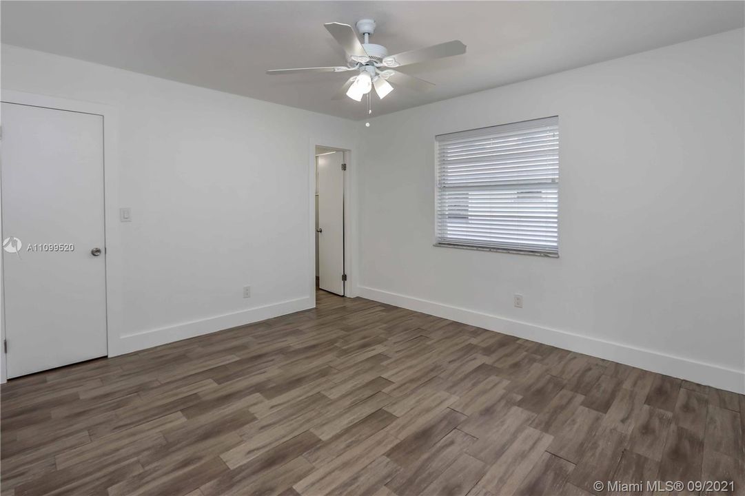 Recently Rented: $2,300 (2 beds, 2 baths, 1000 Square Feet)