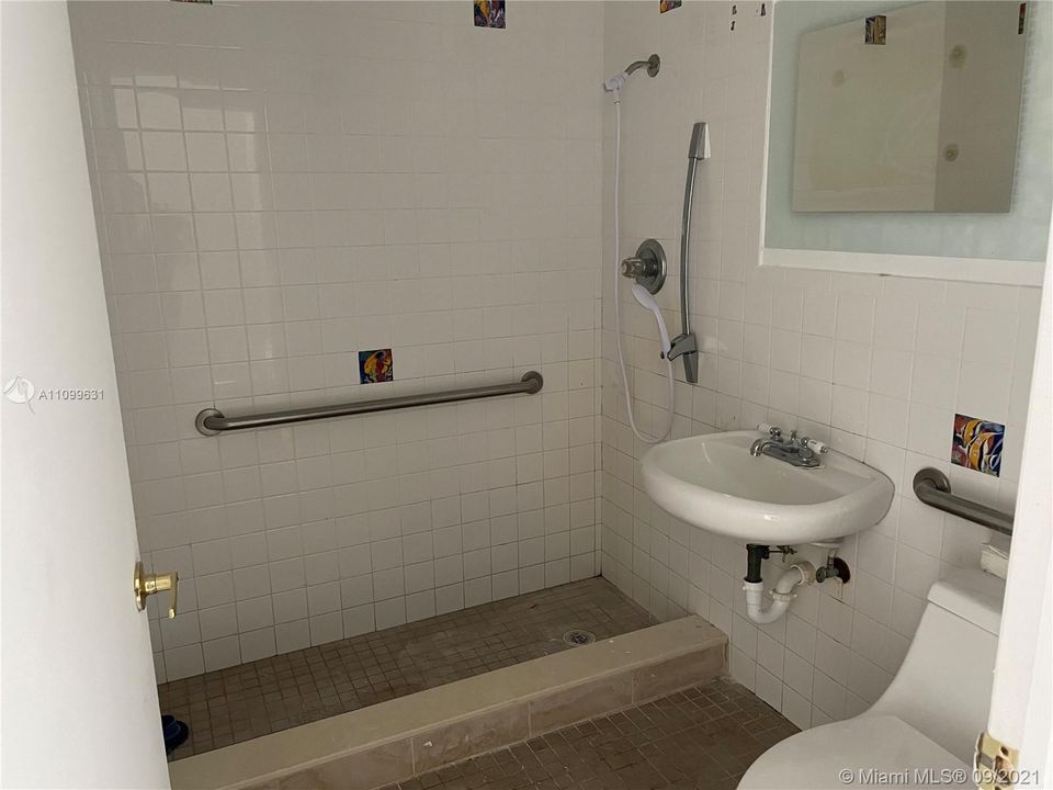 最近售出: $580,000 (4 贝兹, 2 浴室, 1536 平方英尺)