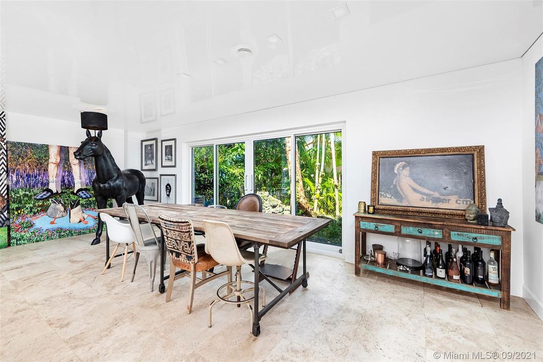 Recently Sold: $1,585,000 (4 beds, 3 baths, 1897 Square Feet)