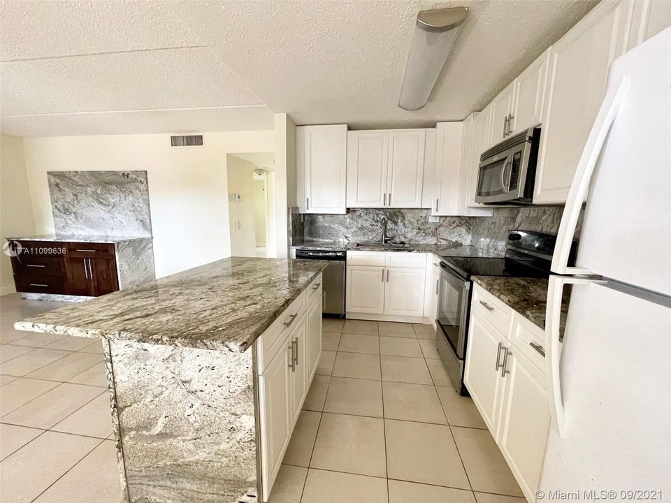 Recently Rented: $1,600 (2 beds, 2 baths, 909 Square Feet)