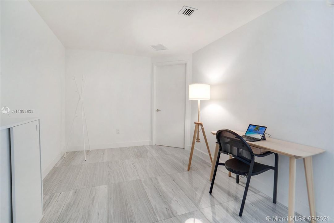 Recently Rented: $5,000 (2 beds, 2 baths, 1195 Square Feet)