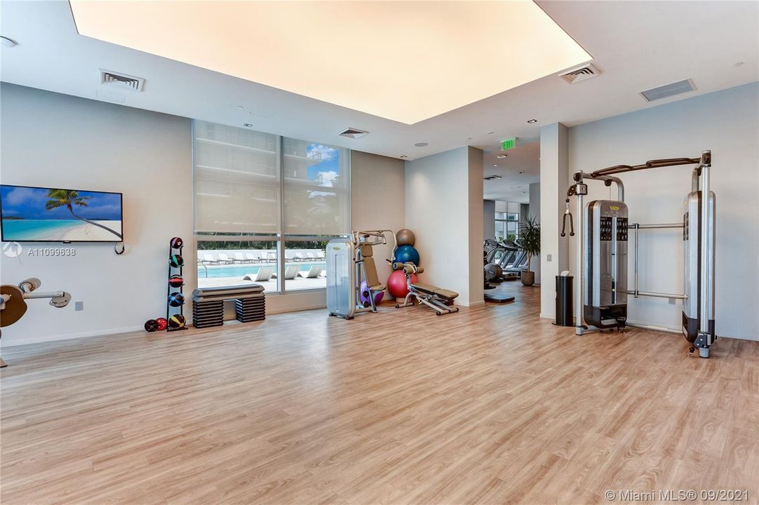 Recently Rented: $5,000 (2 beds, 2 baths, 1195 Square Feet)