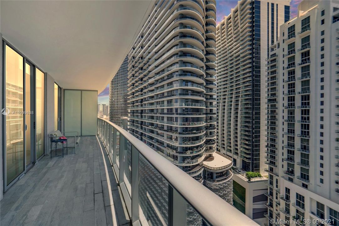 Recently Rented: $5,000 (2 beds, 2 baths, 1195 Square Feet)